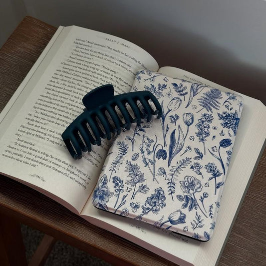 Azure Botanics | Kindle Case